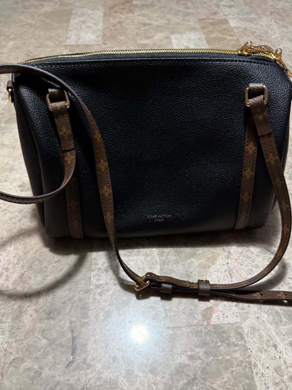 GORGEOUS Black Fashion Satchel Shoulder Bag-AS IS-SHIPS IMMEDIATELY! Size 26cm!!